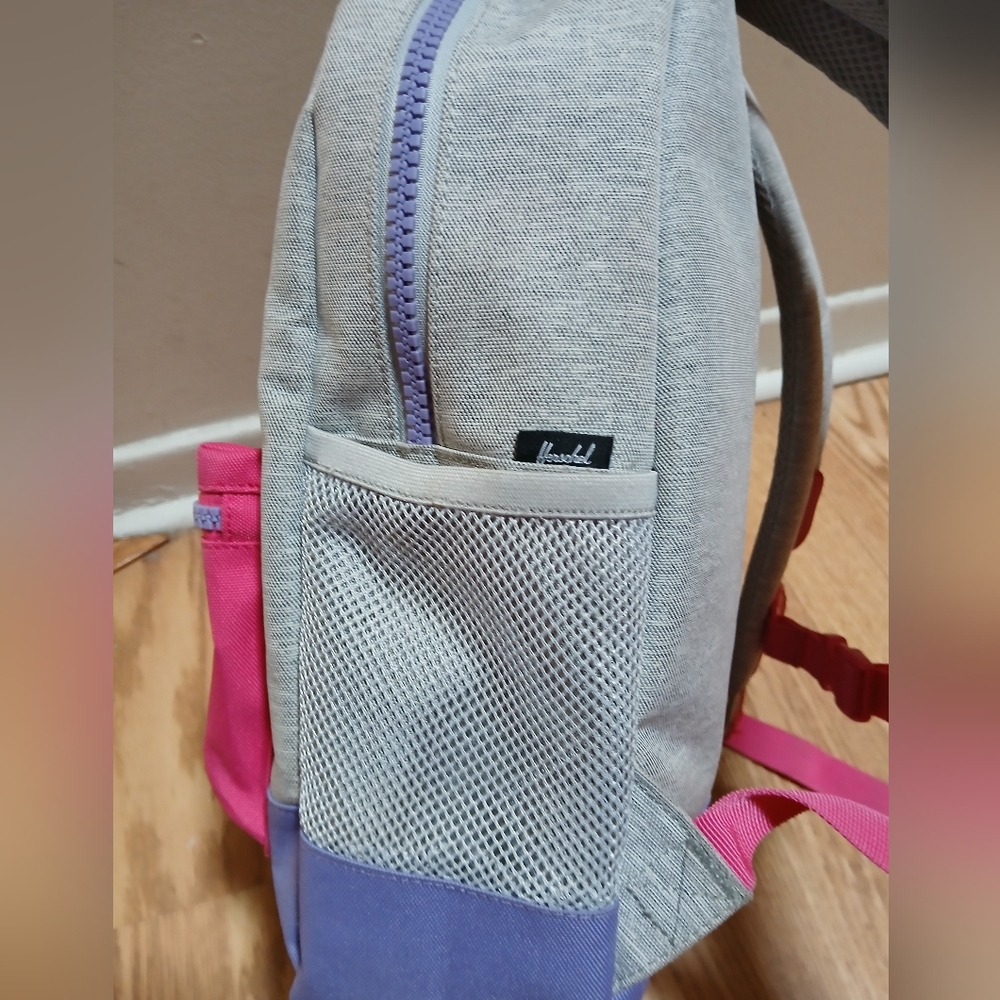 Herschel Backpack - Picture 3 of 4